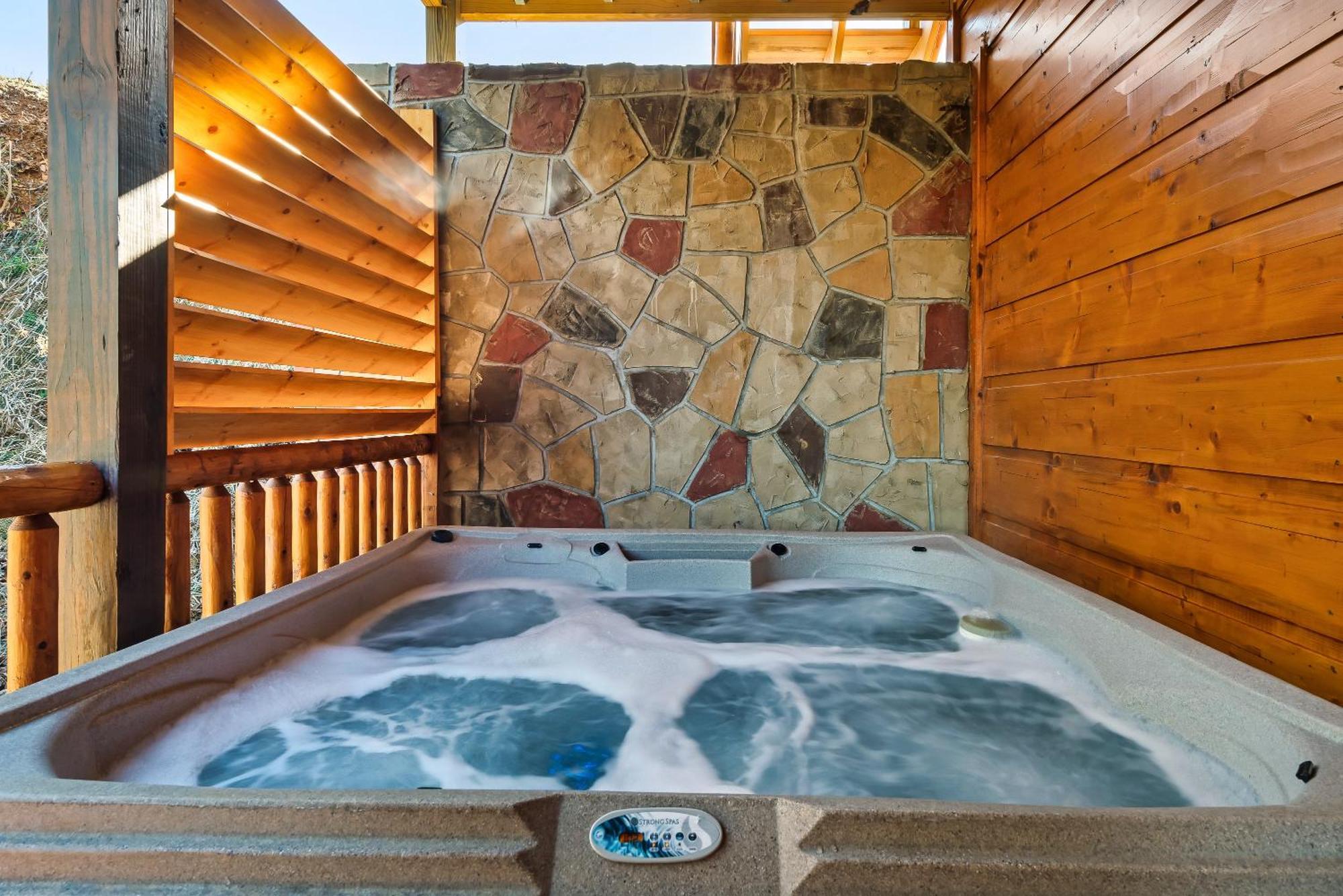 Full Equipped Cabin With A Pool And Game Room Smokies Views Gatlinburg Extérieur photo