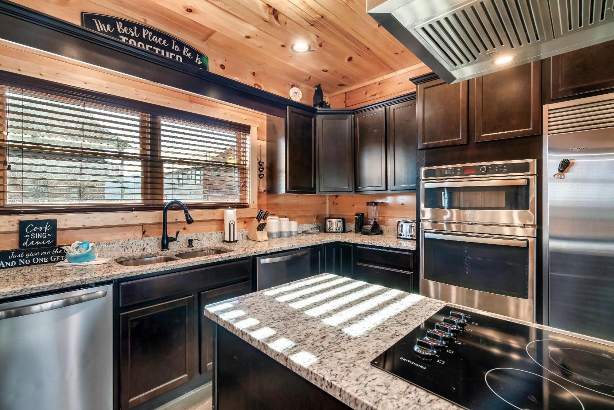 Full Equipped Cabin With A Pool And Game Room Smokies Views Gatlinburg Extérieur photo