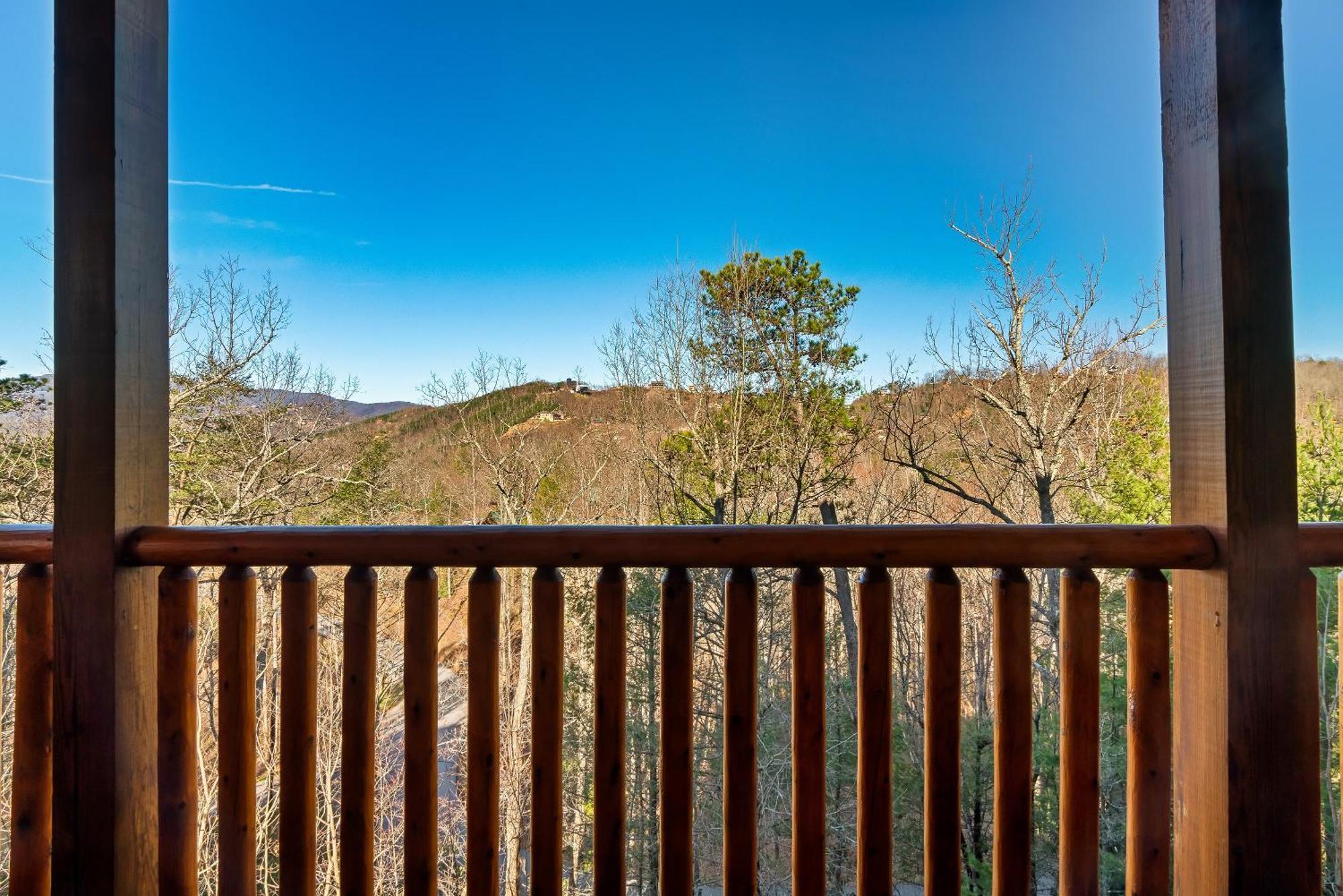 Full Equipped Cabin With A Pool And Game Room Smokies Views Gatlinburg Extérieur photo