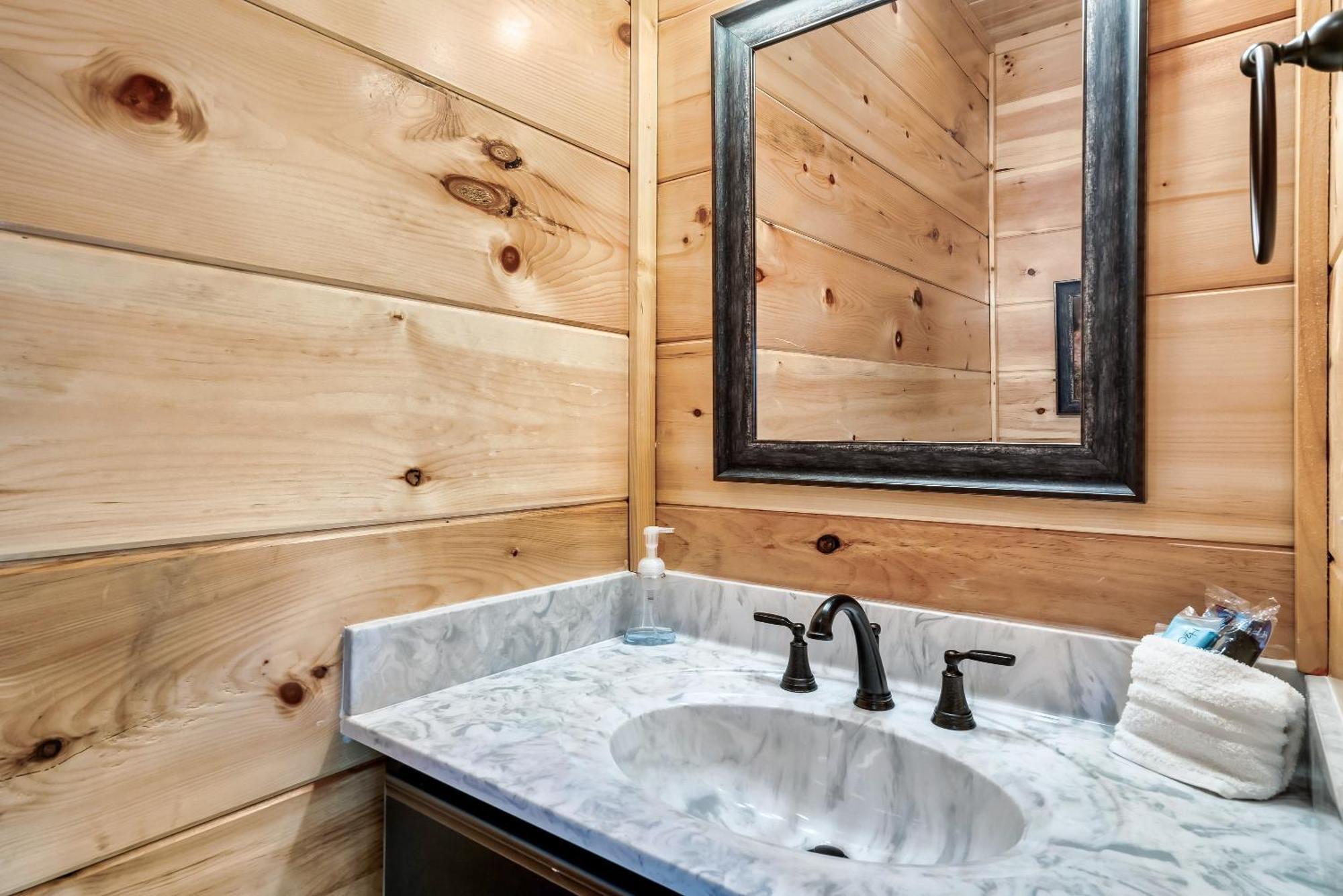 Full Equipped Cabin With A Pool And Game Room Smokies Views Gatlinburg Extérieur photo